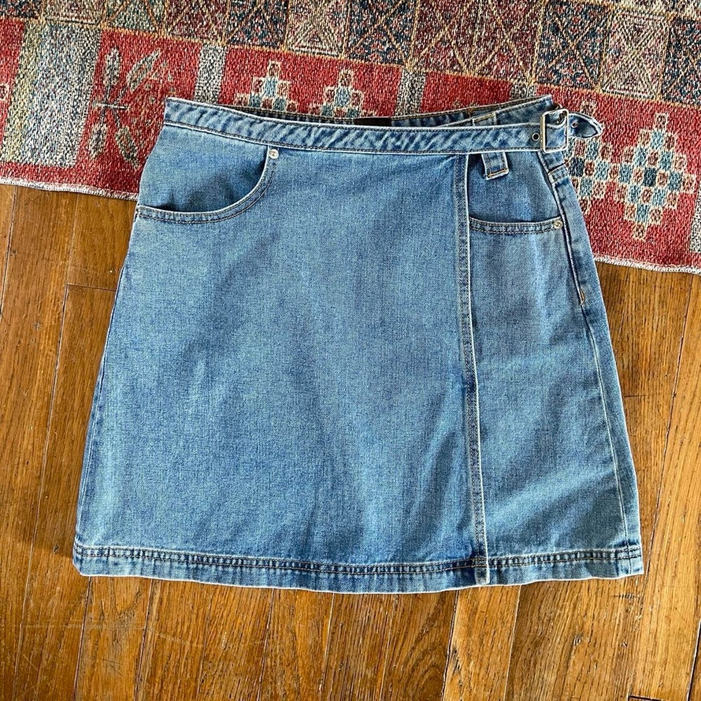 BDG Urban Outfitters Light Wash Denim Wrap Mini Skirt Size Medium Western Boho
